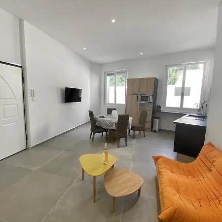 Au Soleil Apartment